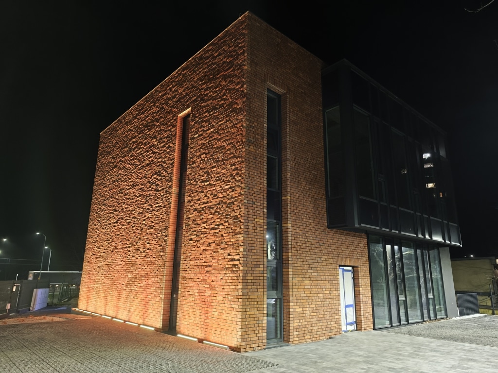 Romera 3 Office south east night time